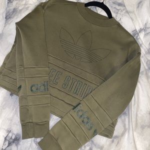 Cropped adidas sweatshirt
